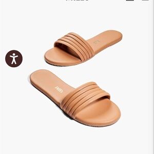 Tkees Serena slides size 8 Pout